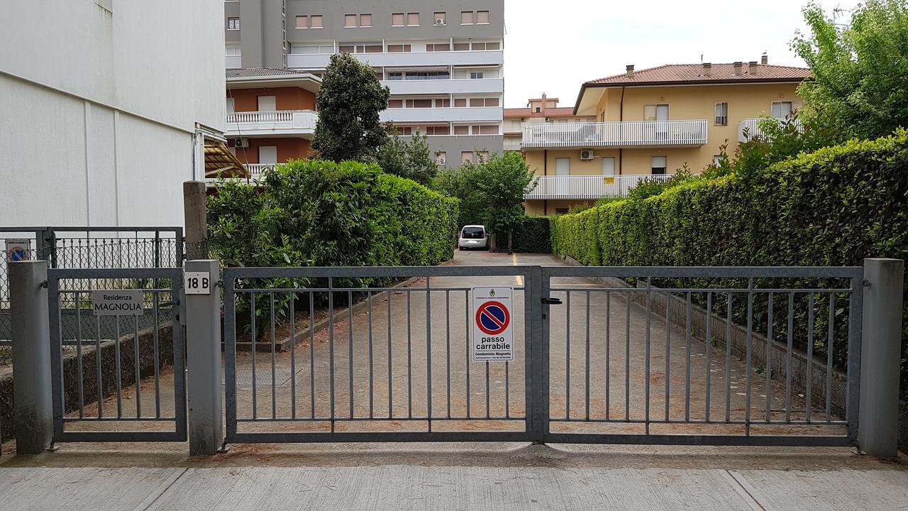 Appartamento Magnolia Lignano Sabbiadoro Kültér fotó
