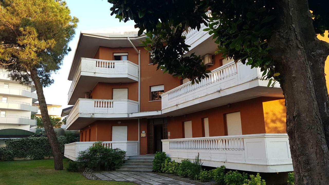 Appartamento Magnolia Lignano Sabbiadoro Kültér fotó